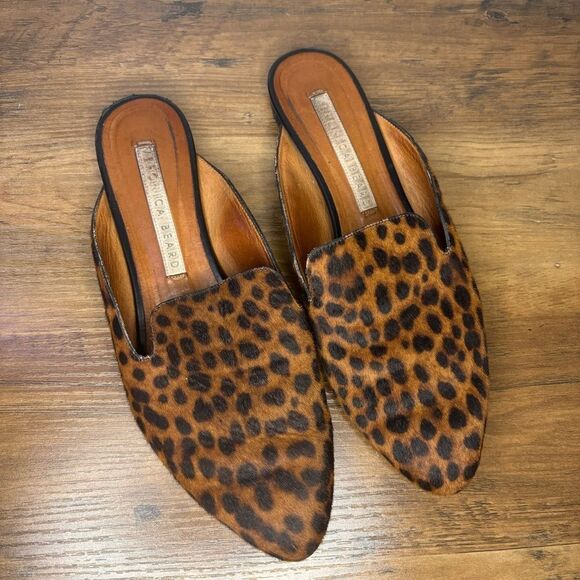 Veronica Beard
Ponyhair Animal Print Mules Size 38 - Picture 2 of 8